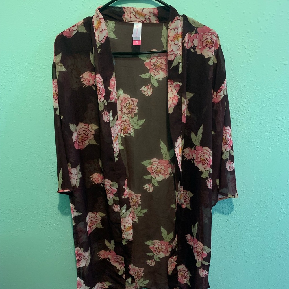 NoBo burgundy floral cover/kimono. Size medium.